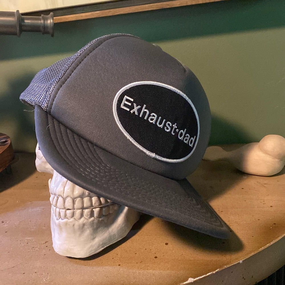 Exhaust•Dad trucker hat (nwot)